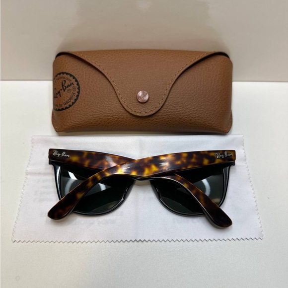 Vintage B&L Ray-Ban Wayfarer II Sunglasses – Made in USA - Picture 4 of 11